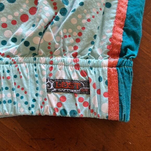 Lost Multicolor Print Cotton Top Woman Size Medium Fun Print Retro Y2K - Picture 9 of 9